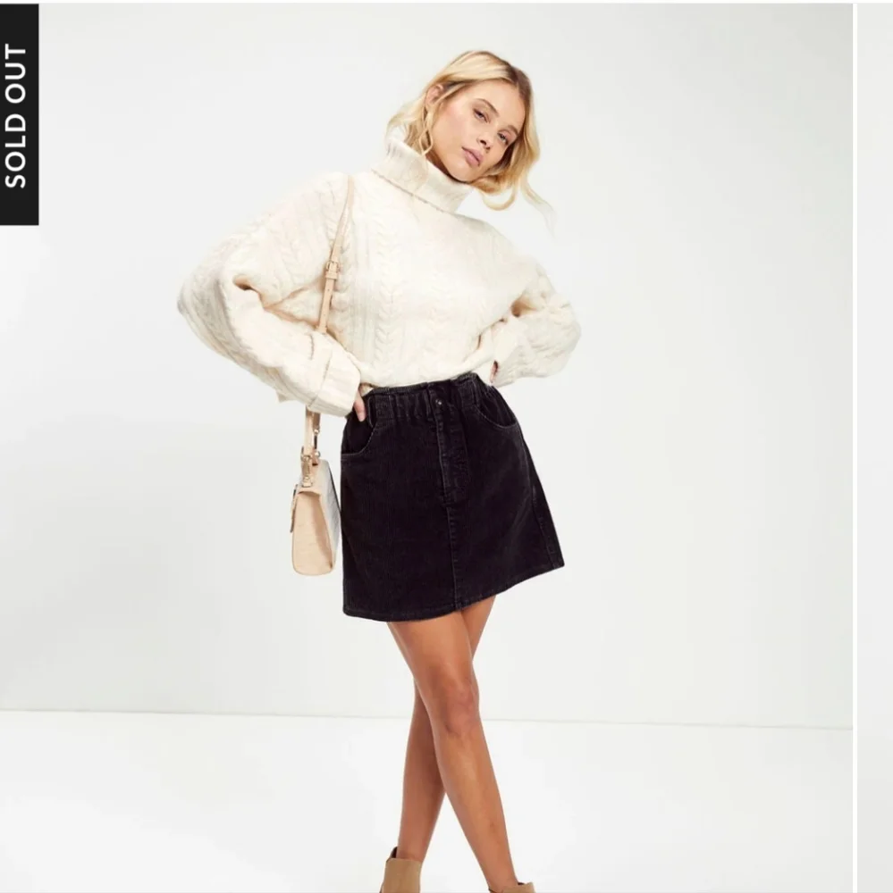 Cropped Ivory Cable Knit Sweater - Picture 4 of 4